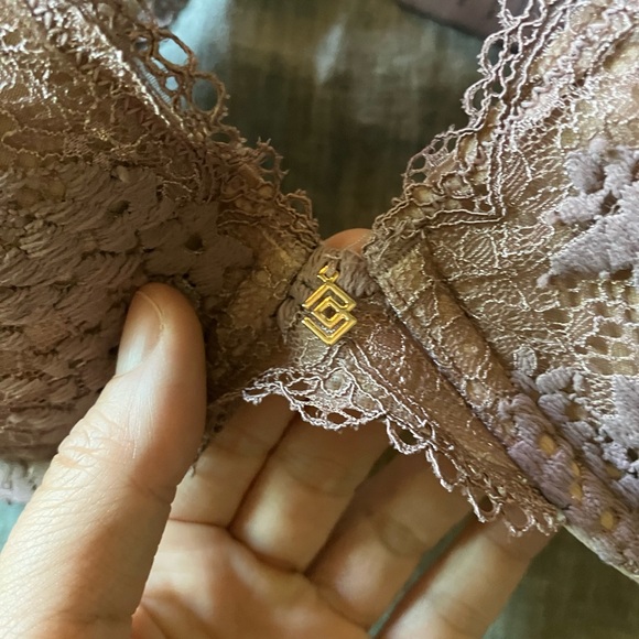 VGUC Thirdlove plunge bra- twilight (discontinued color) - Picture 9 of 14